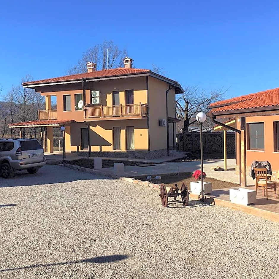 Комплекс Тянкови къщи