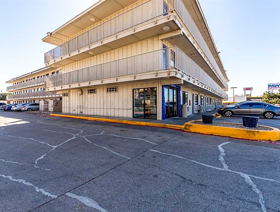 Motel 6-Garland, TX - Dallas