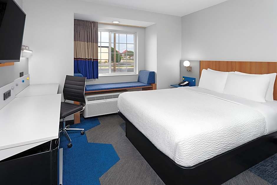 Microtel Inn & Suites by Wyndham Janesville