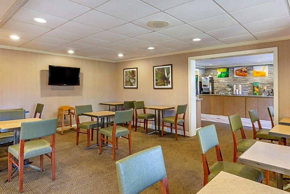 Quality Inn & Suites Raleigh Durham Airport