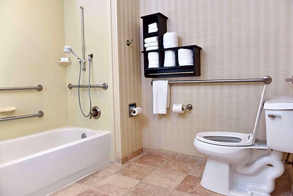 Hampton Inn By Hilton & Suites Alexandria