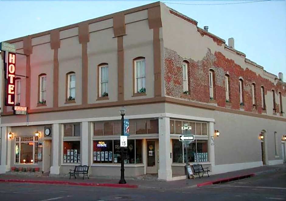 The Historic Grand Canyon Hotel
