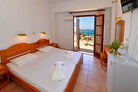Double or Twin Room with Sea View
