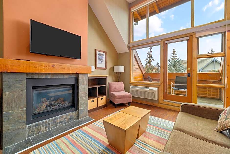 Fox Hotel And Suites