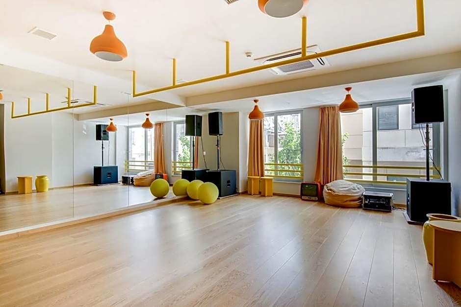 Selina Athens Theatrou