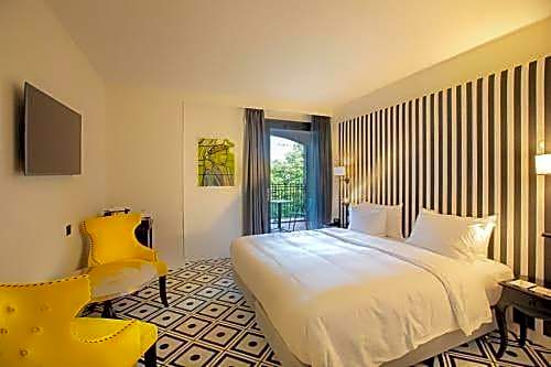 DoubleTree by Hilton Carcassonne France