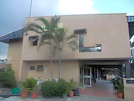 Divine Fountain Hotel (Agindingbi)