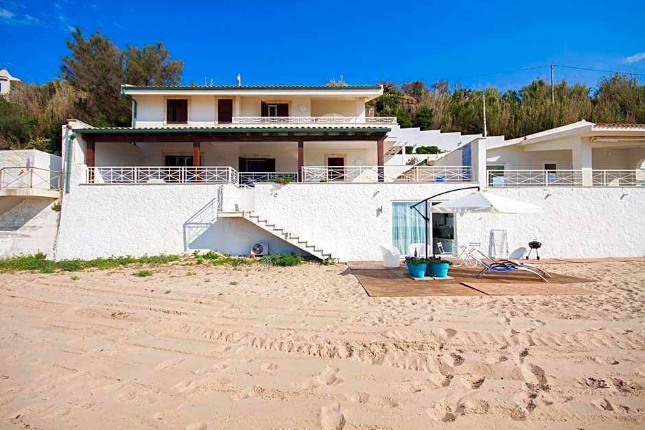 Amira Beach Villa by Le Dhome Sicily