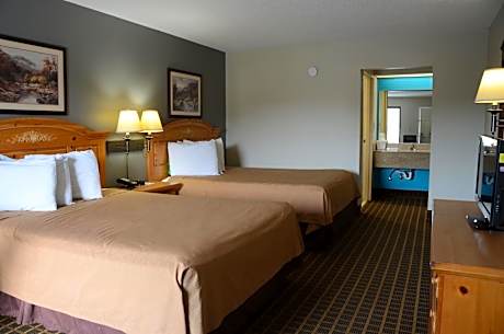 Queen Room with Two Queen Beds - Non-Smoking