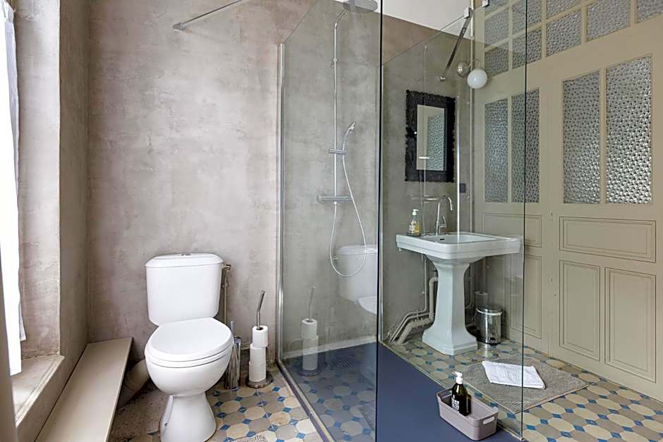 La Glacière, ostalarià agricol