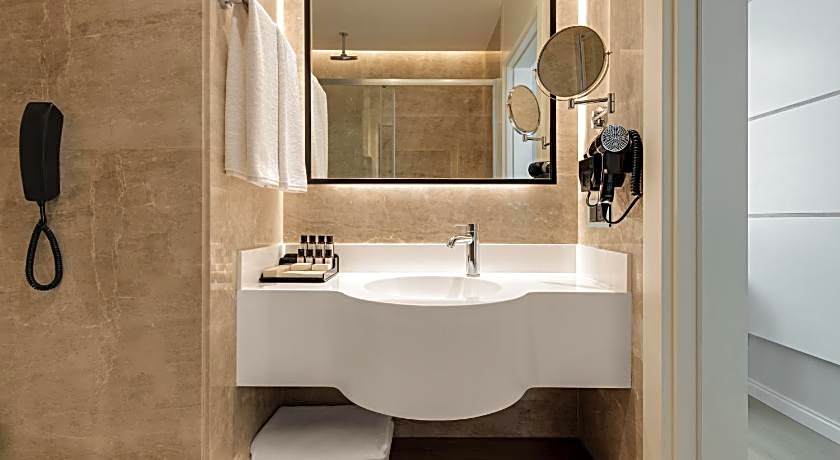 Gleam Collection Hotel