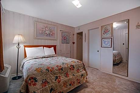 Queen Bed Non-Smoking