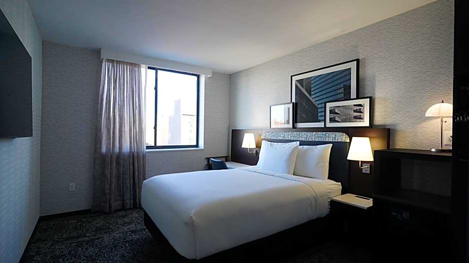 DoubleTree by Hilton Long Island City, NY