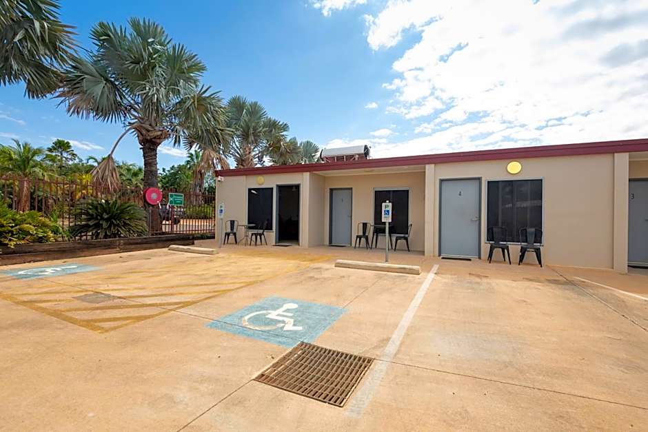 Safari Lodge Motel