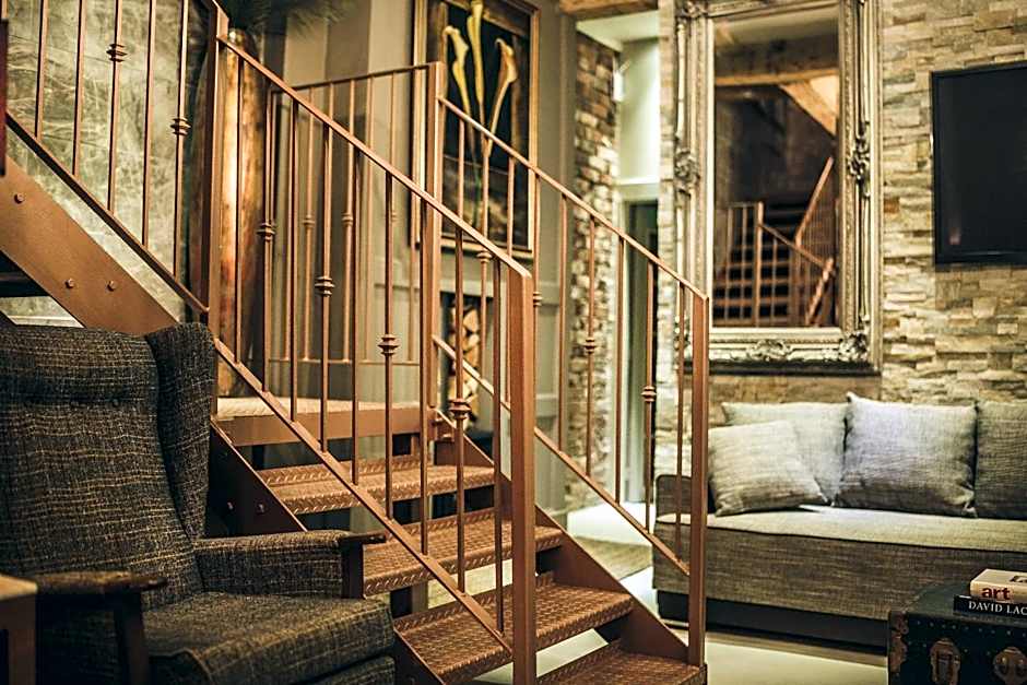 The Cow Hollow Hotel