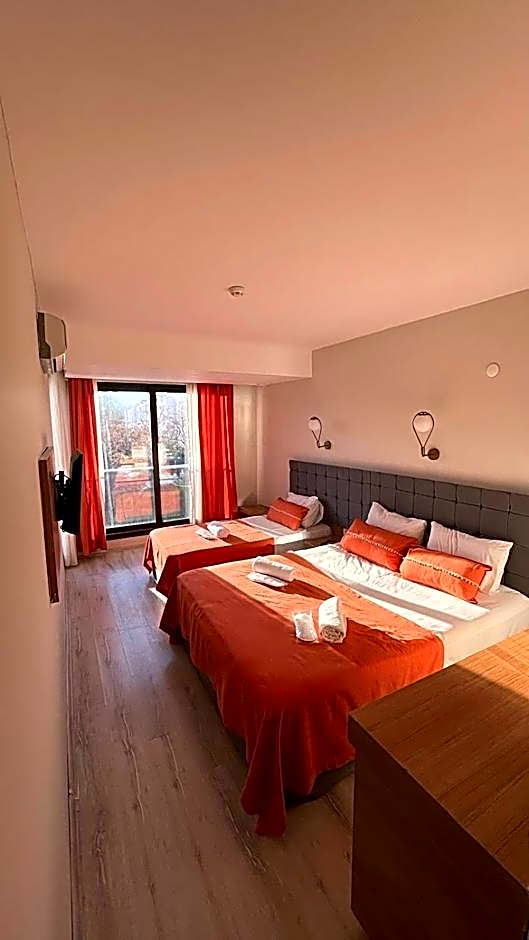 Ramona Lara Hotel