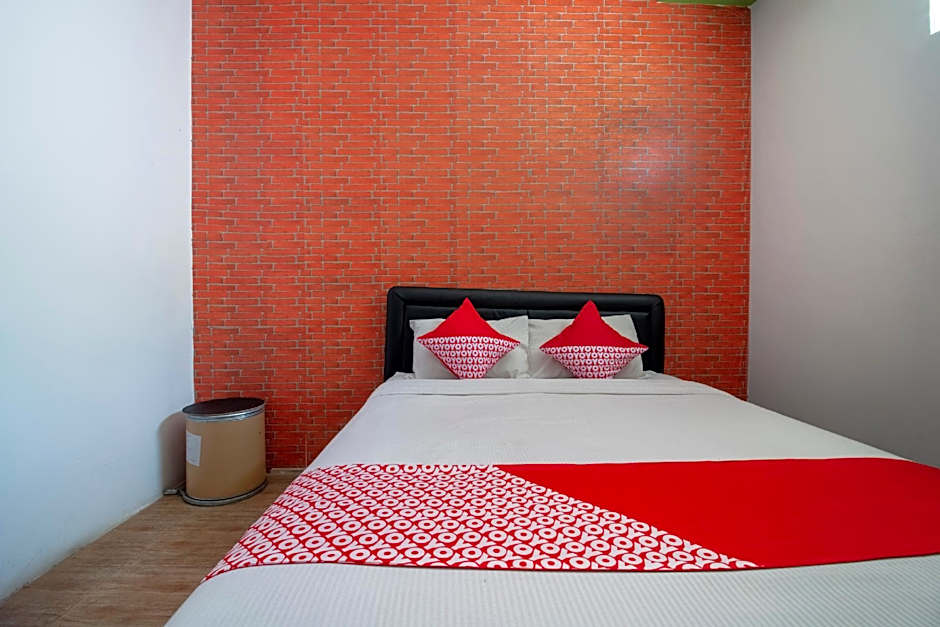 OYO 3283 Bwalk Hotel