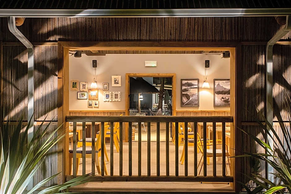 Sunrise Attitude (Adults Only)