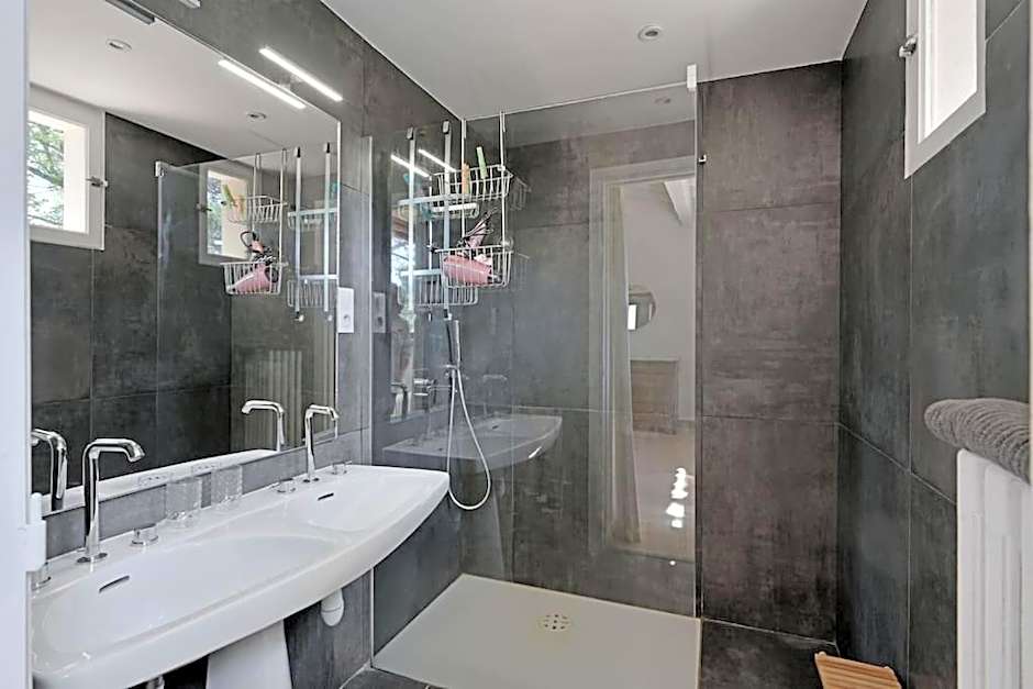 Grande villa avec piscine près d'Avignon - Jonquerettes