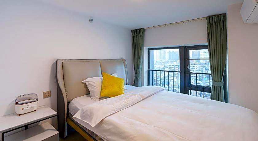 Sunny Apartment Of Grand Continental
