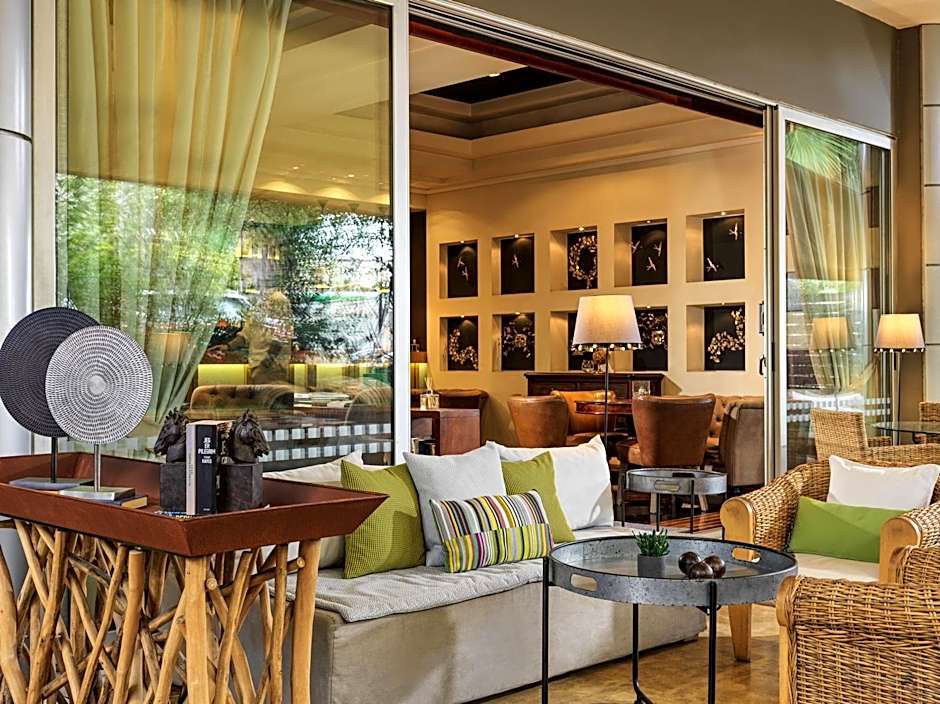 Sea View Cityscape Hotel