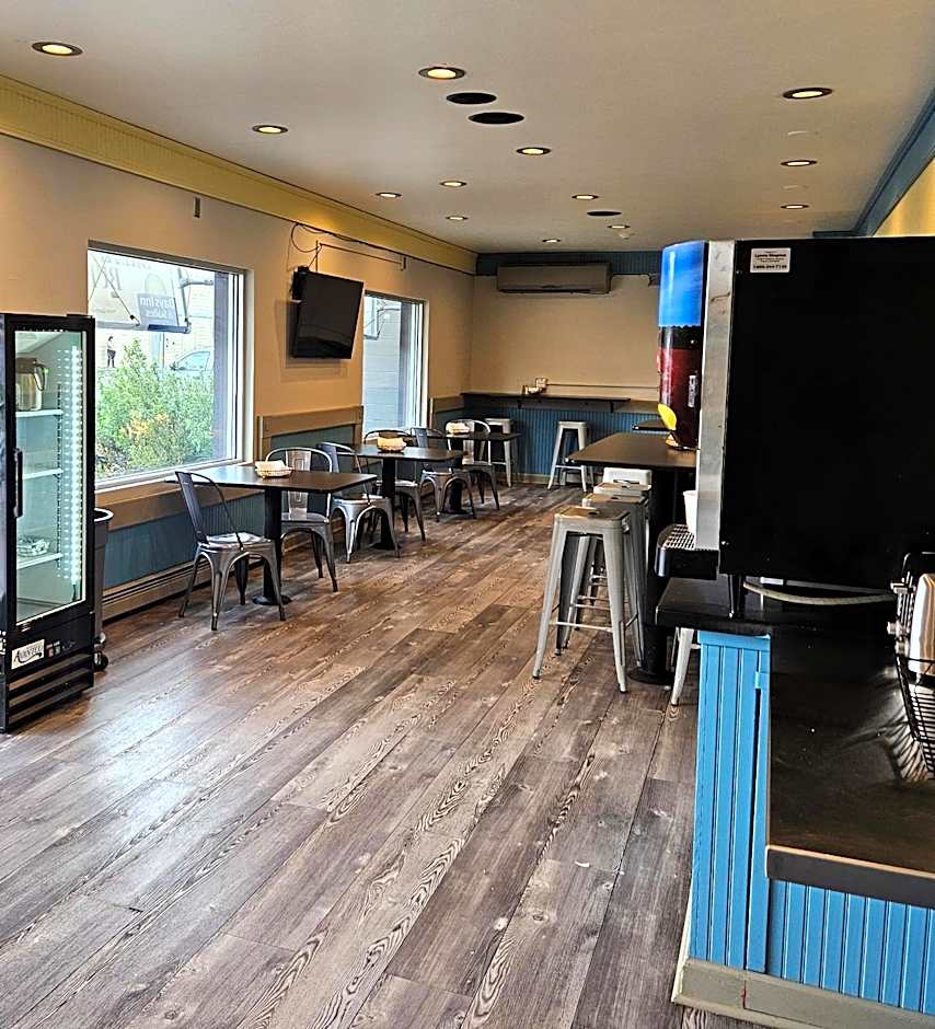 Days Inn and Suites by Wyndham Downtown Missoula-University