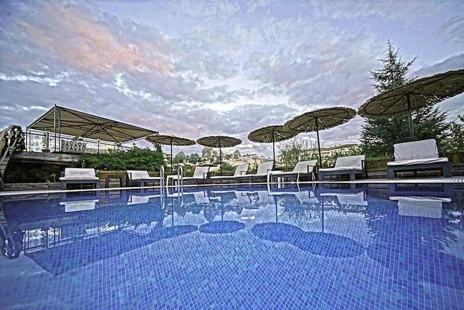 Holiday Cave Hotel
