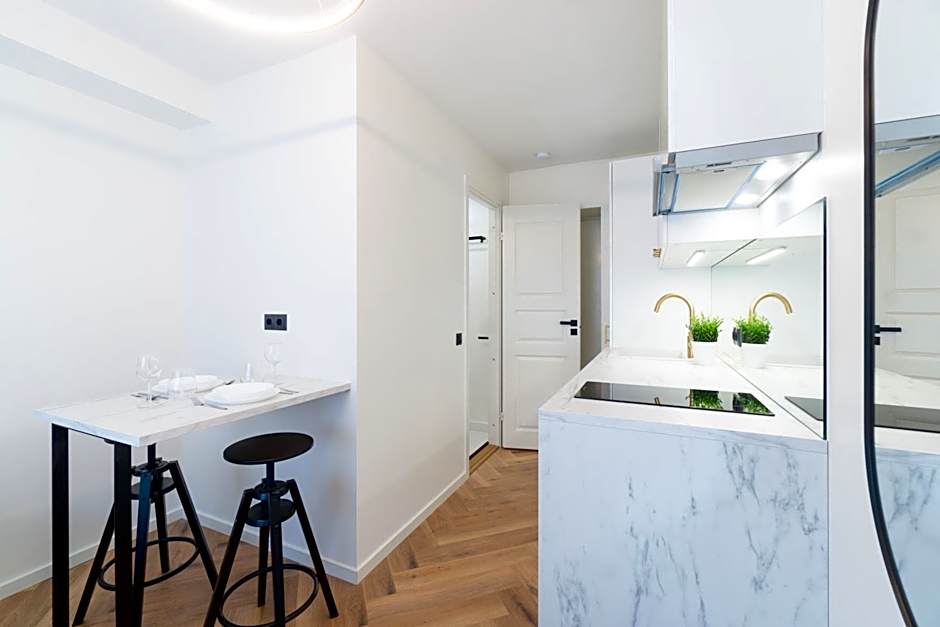 Tallinn Airport Studios by Revalhome