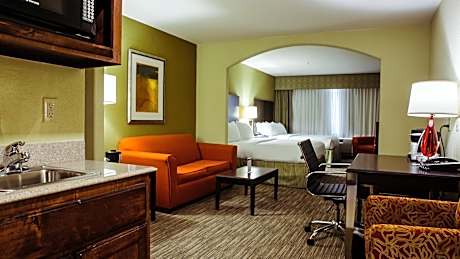 2 Queen Beds Suite