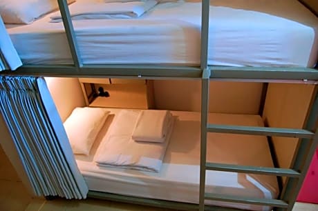 Bed in 8-Bed Mixed Dormitory Room