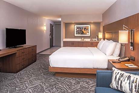 Corner King Suite