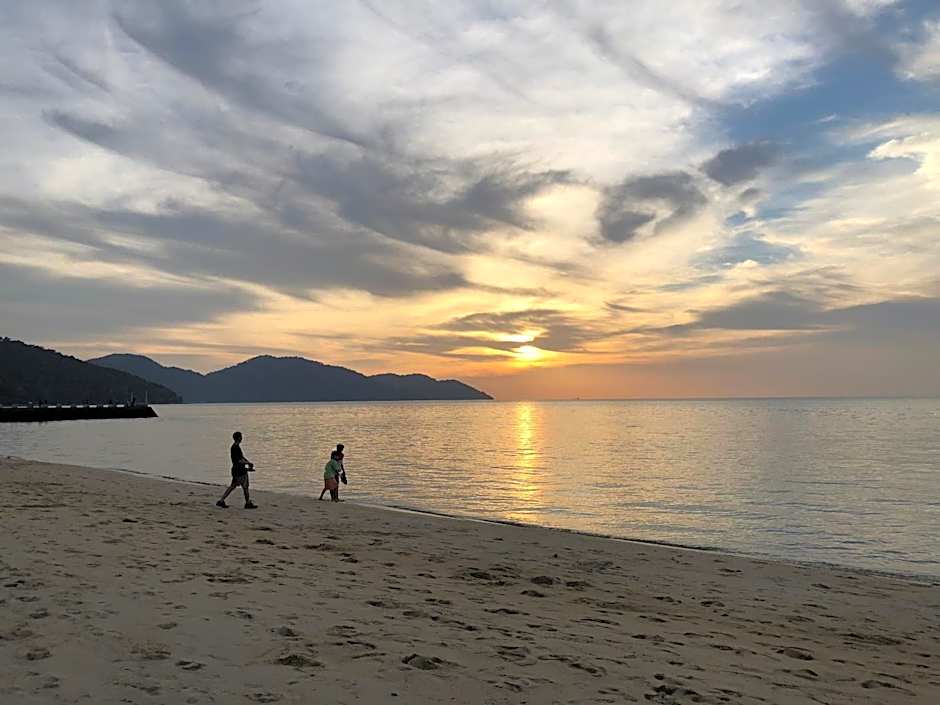 By The Sea@Side Seaview n Side Pool view (C3A3A)