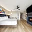 456 Embarcadero Inn & Suites