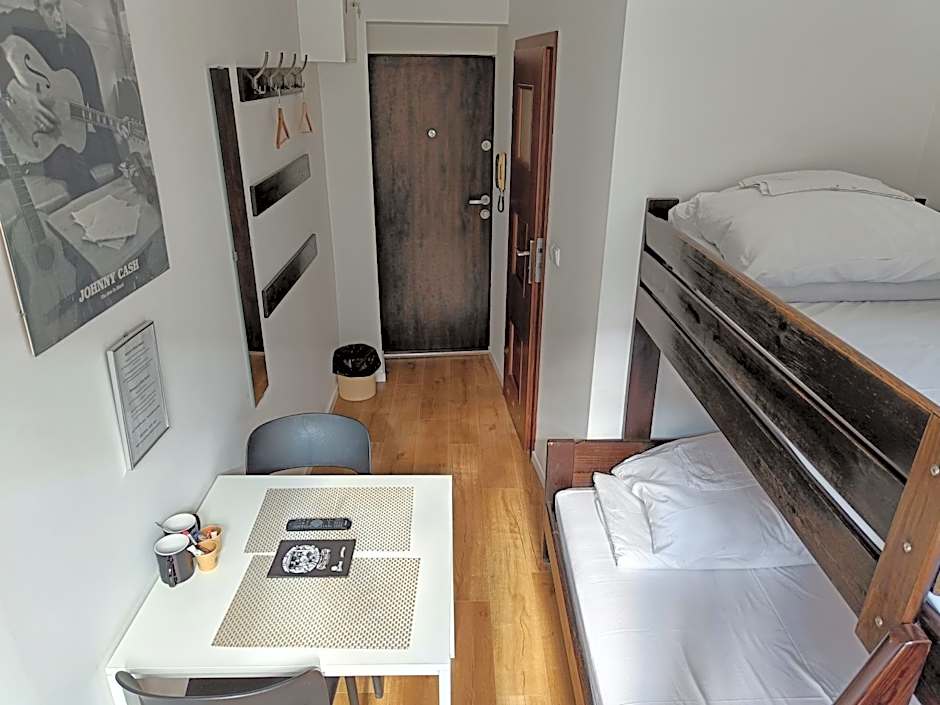 Foto 1 di 6 di Small Double Room