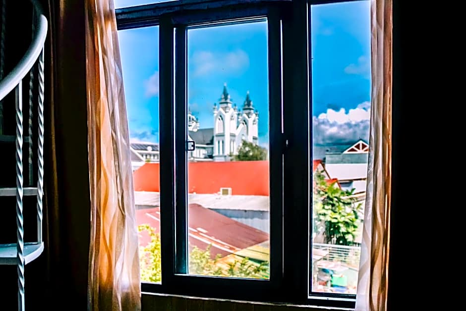 Khách sạn Thái Sơn