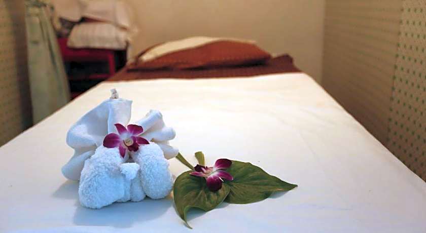 Baan Kamala Backpacker