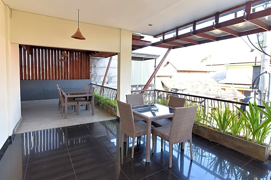 RedDoorz near Legian Street