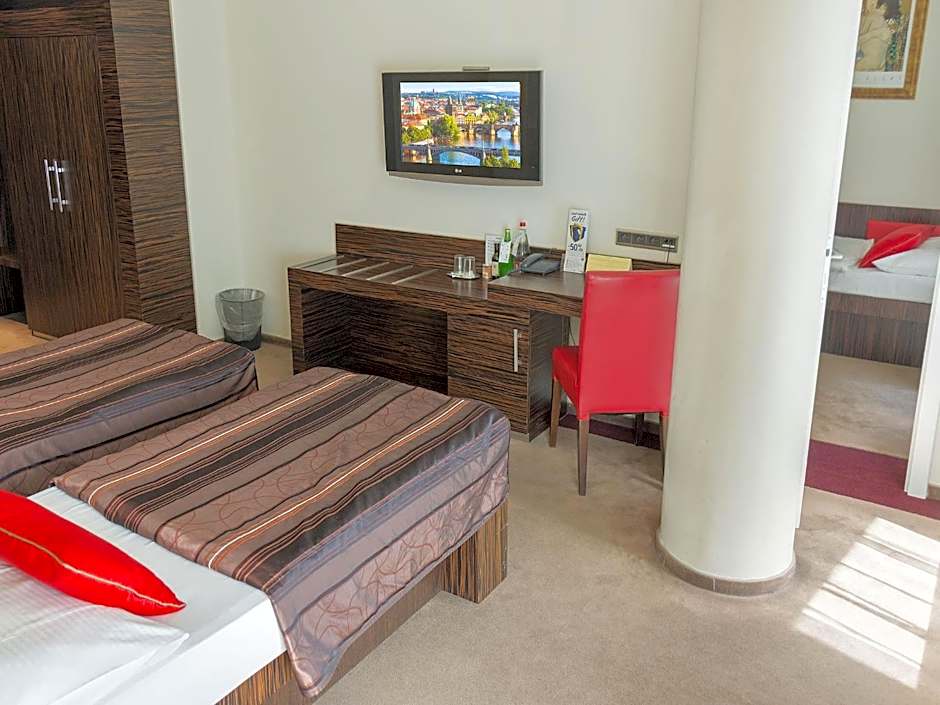 Ea Hotel Crystal Palace