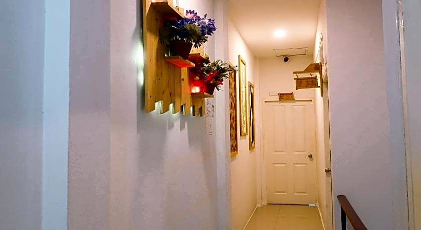 Baan URT Suratthani Airport Hotel