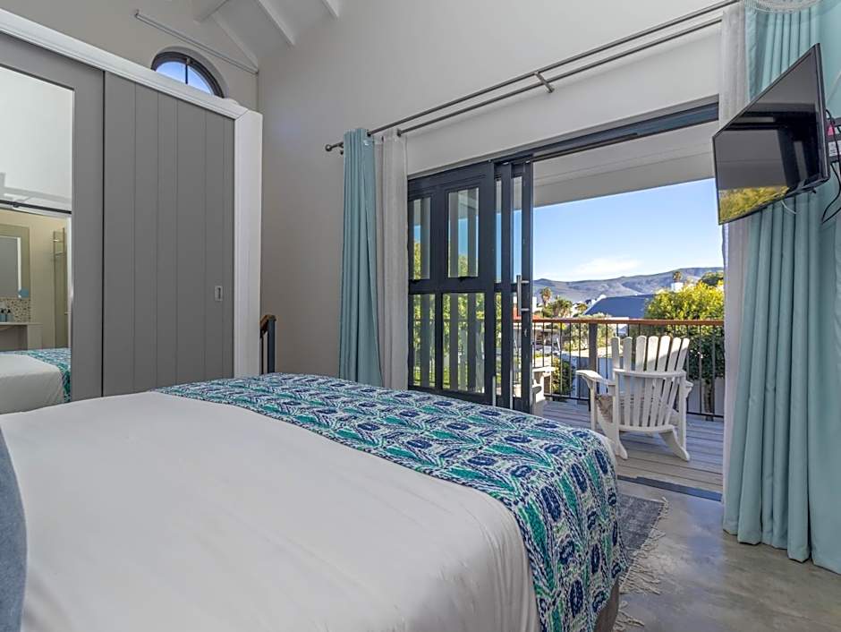 Whale Rock Luxury Lodge