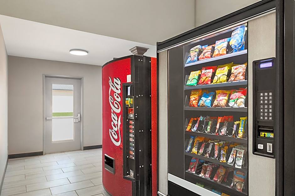 Baymont by Wyndham Blackwell I-35