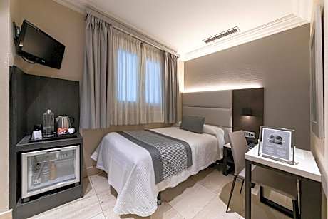 Small Single Interior Room XS