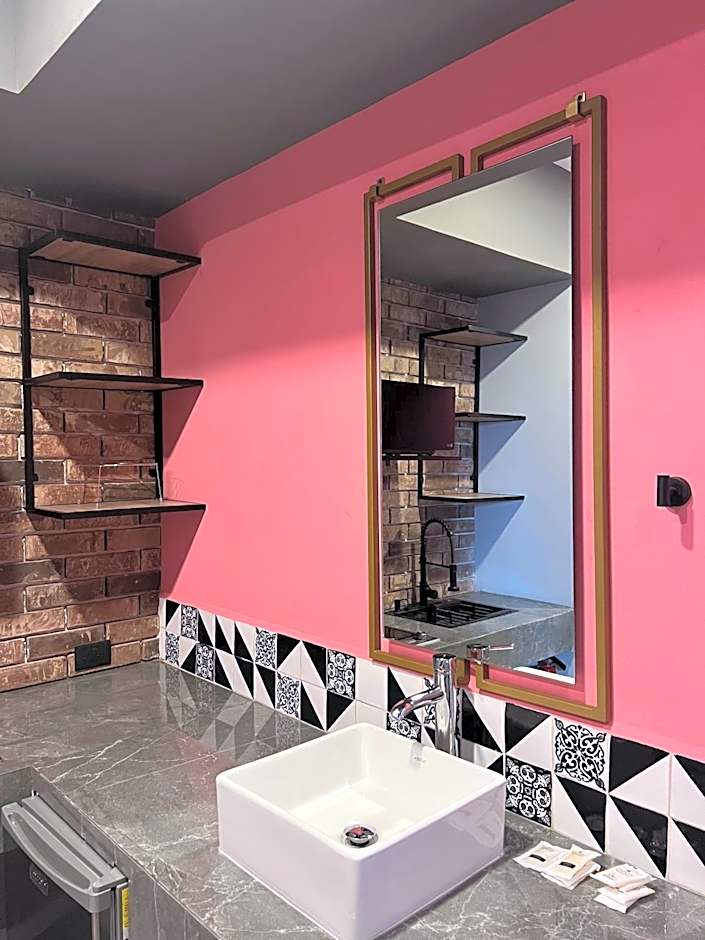 Estudios amueblados y equipados con cocineta en ubicación Céntrica MTY