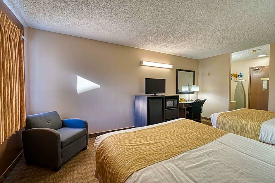 Super 8 by Wyndham Sturgis