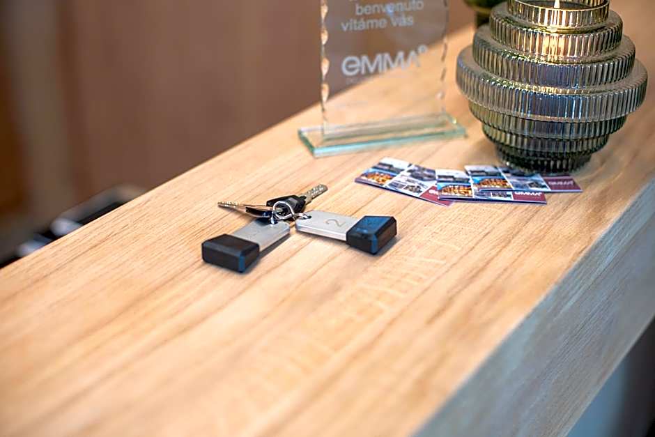 Emma Deluxe Aparthotel direkt beim Skibus ganzjährig beheizter Außenpool