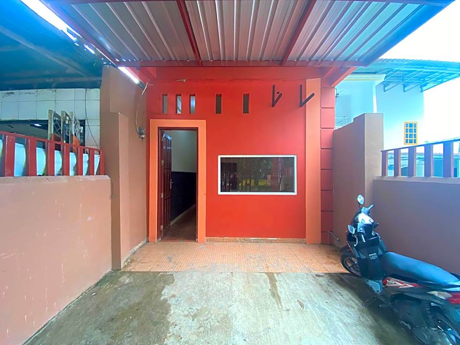 RedDoorz near GOR Lagaligo Palopo