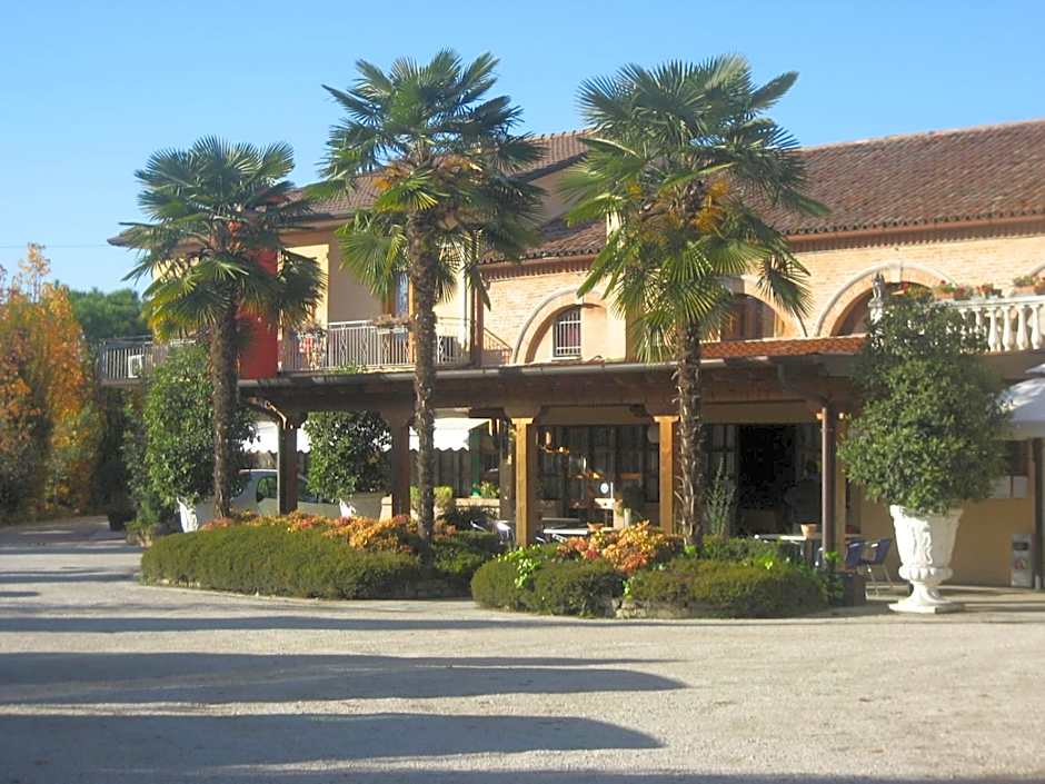 Hotel Pizzeria Ristorante "Al Leone"