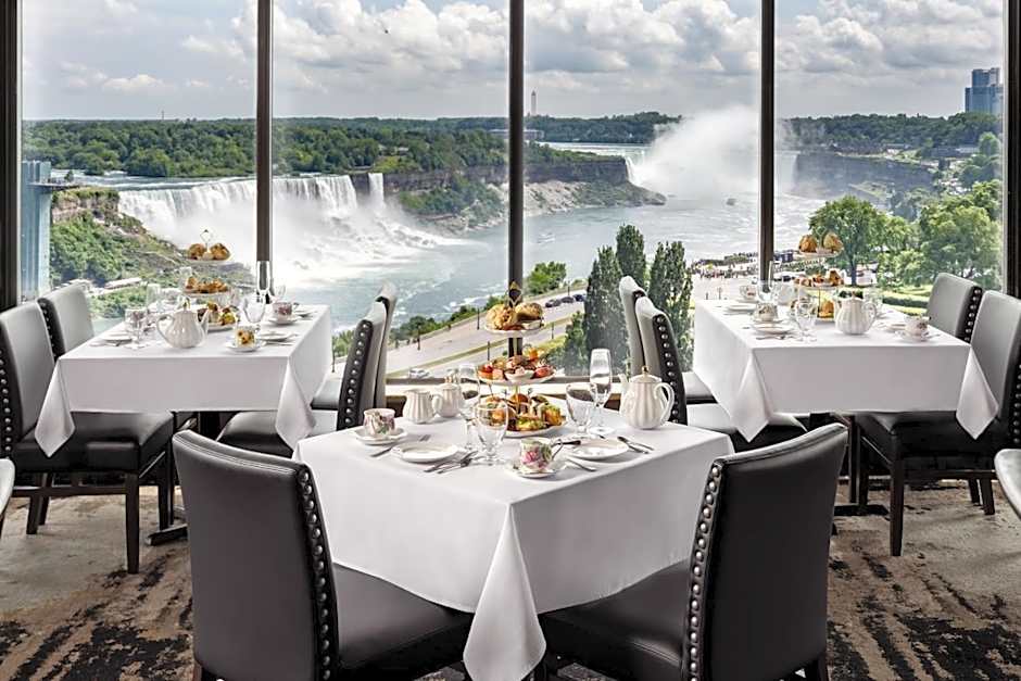 The Brock Niagara Falls Fallsview, Tapestry by Hilton