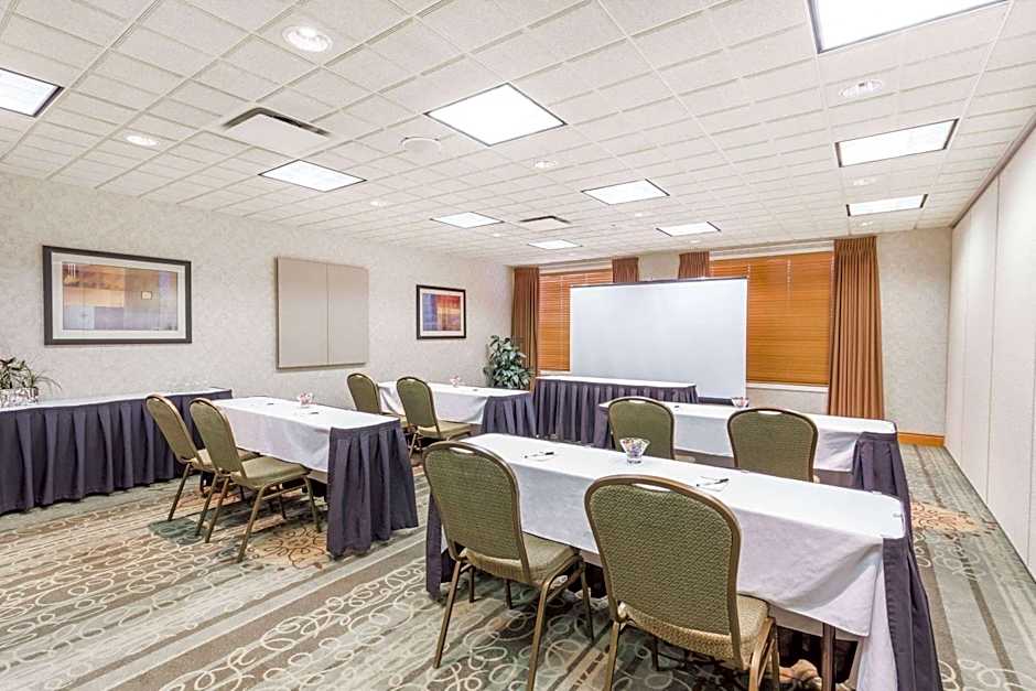 Wingate by Wyndham Calgary South