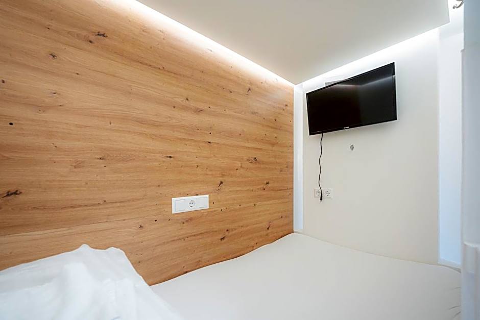 Robin Wood Capsule Hostel
